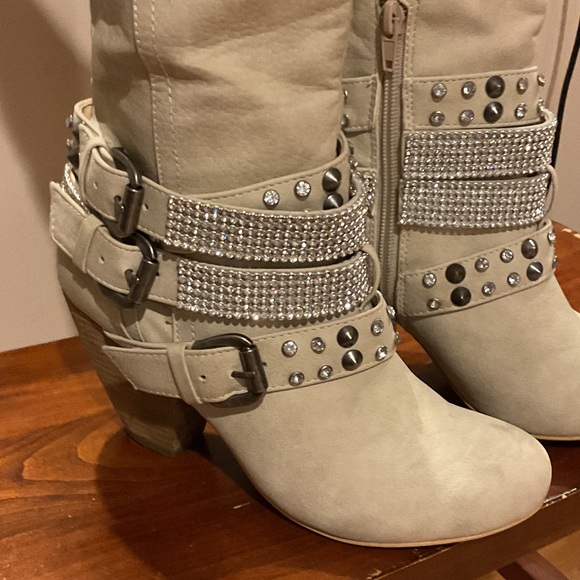 Beige Heeled Boots with Studded Accents - Size 6, Urban Cowgirl, Boho, - Picture 3 of 14